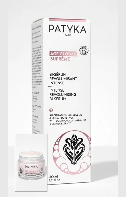 Detall dels envasos del set PATYKA Age Global Supreme amb el segell de certificació COSMOS Organic