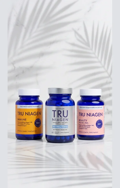 Las tres fórmulas de Tru Niagen, 300 mg, Immune y Beauty, con sus estuches y frascos de cápsulas